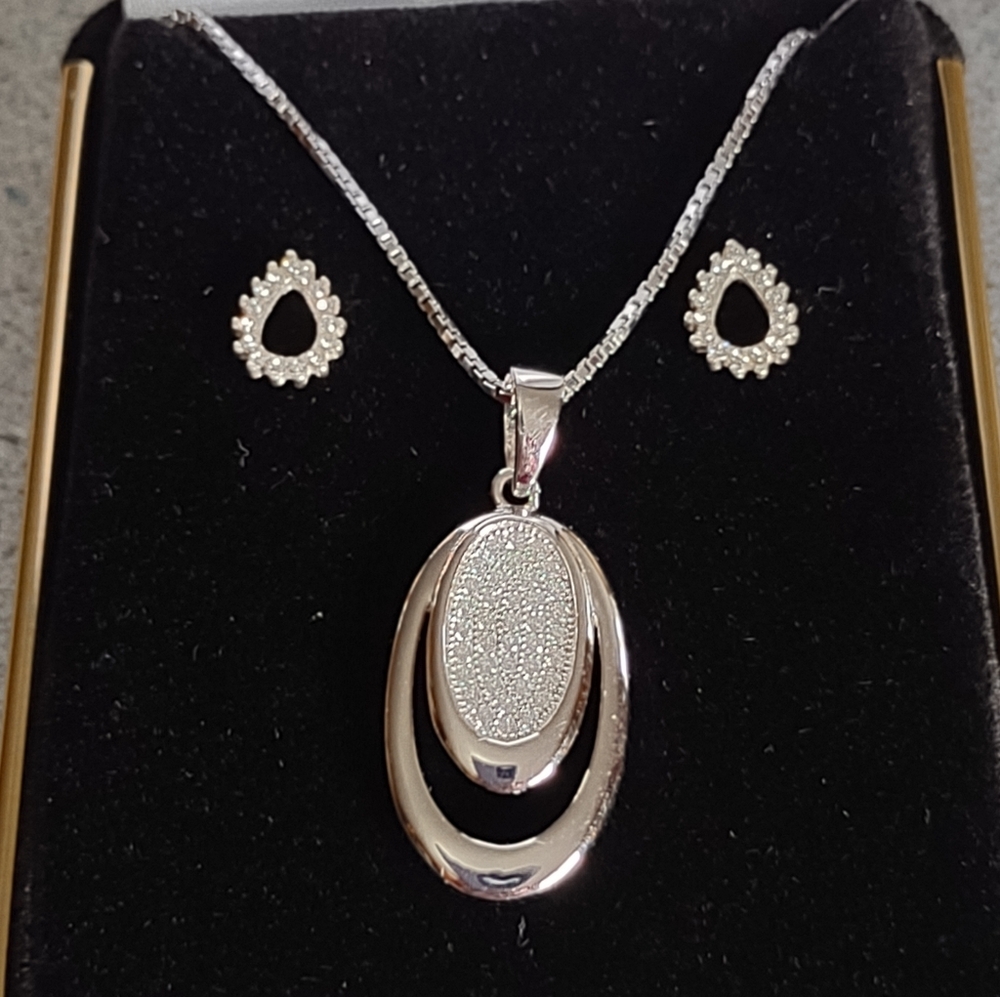 Mom's Day Idea!*Brand New!*Sterling/CZ Necklace        W/BONUS
